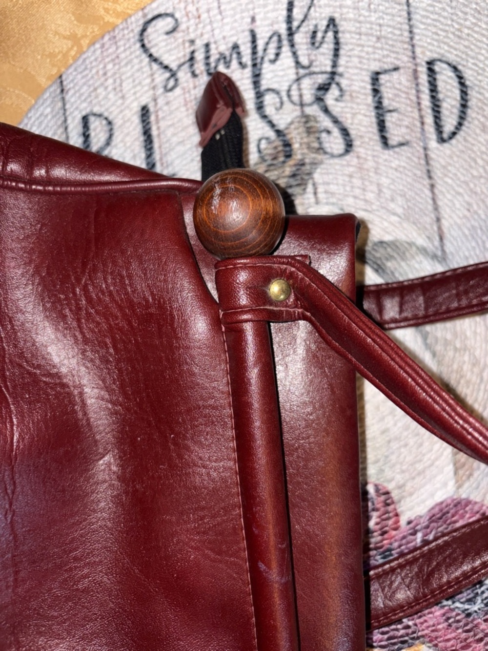 Classic Burgundy Leather Shoulder Bag - Picture 3 of 10